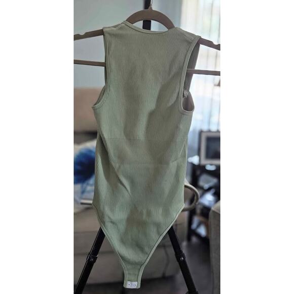 Sage Green Ribbed OQQ Bodysuit – Sleek & Sculpting One-Piece NEW/SMALL - Picture 4 of 4